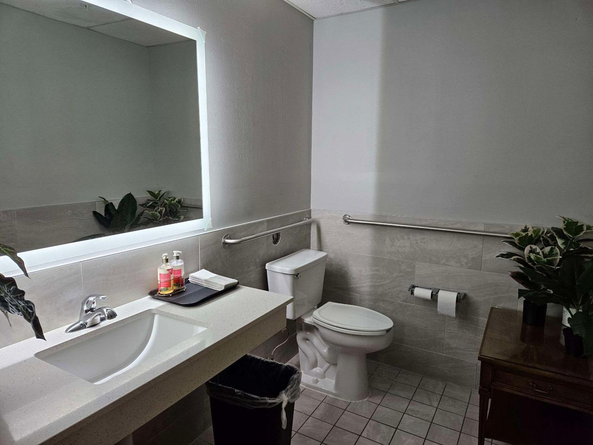 Quality Inn Tulalip - מריסוויל מראה חיצוני תמונה